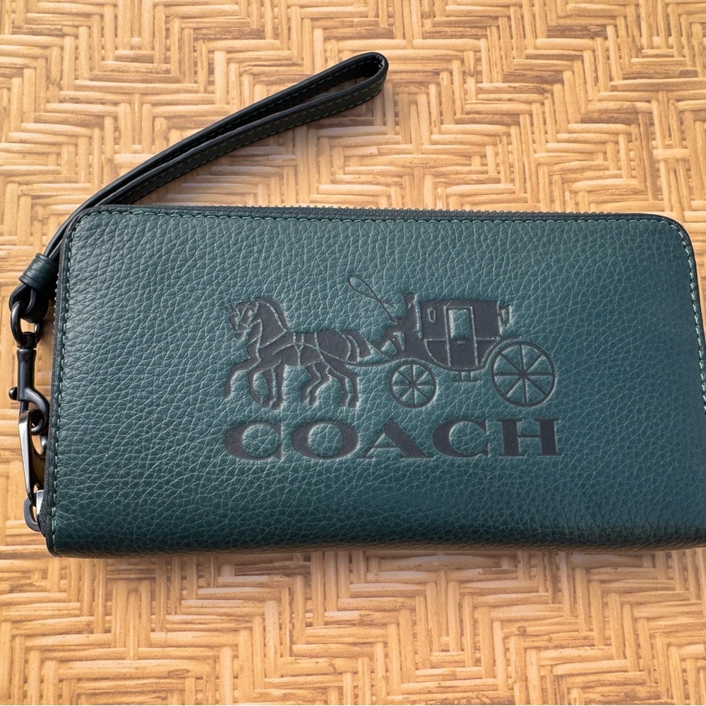 Coach Green Leather Wristlet Wallet with Embossed Logo